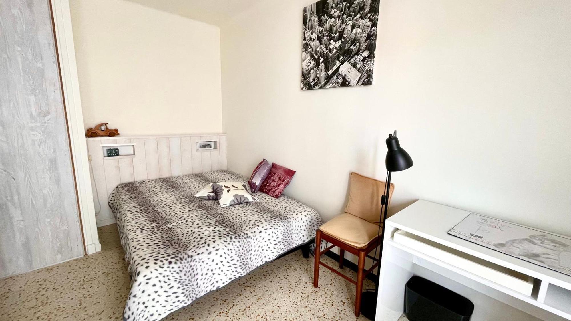 Comfortable And Spacious In Appartement *